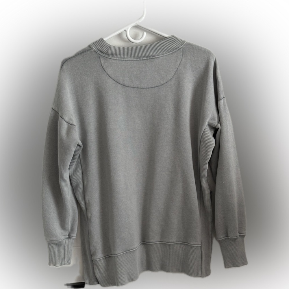 Aerie: Women’s Long Sleeve Top with side slits- size XS(pit to pit approx 23in) - Picture 3 of 16